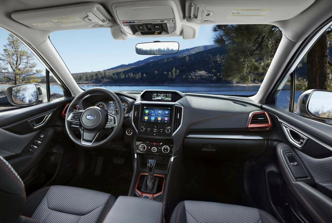 Der Subaru Forester kommt serienmäßig mit 6,5 Zoll großem Infotainment-Screen, optional ist ein 8 Zoll-Bildschirm erhältlich