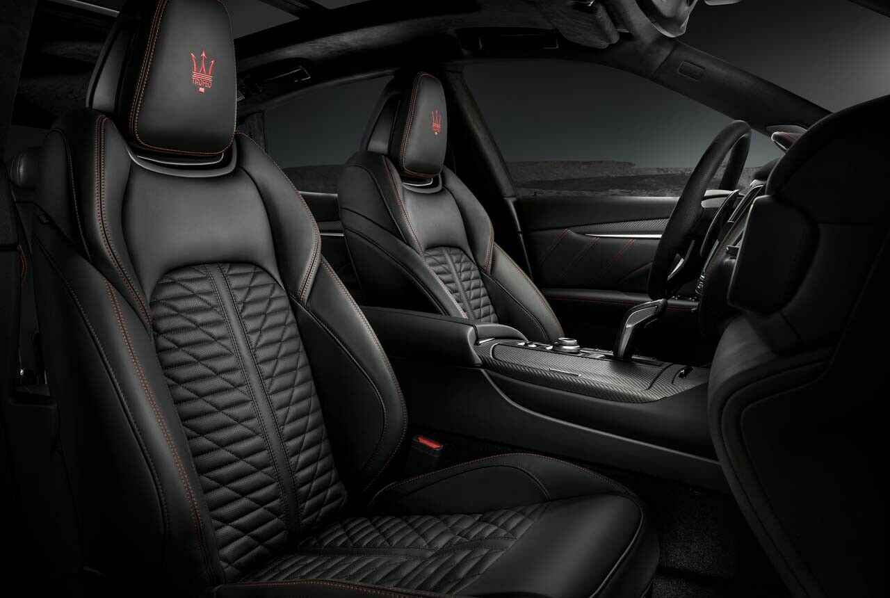 Der Innenraum des Maserati Levante Trofeo: Die Vordersitze