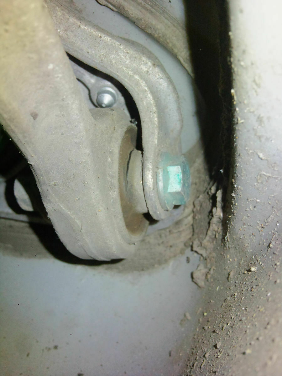 Chaos im Motorraum nach Ventildeckeldichtung Reparatur beim Freundlichen?