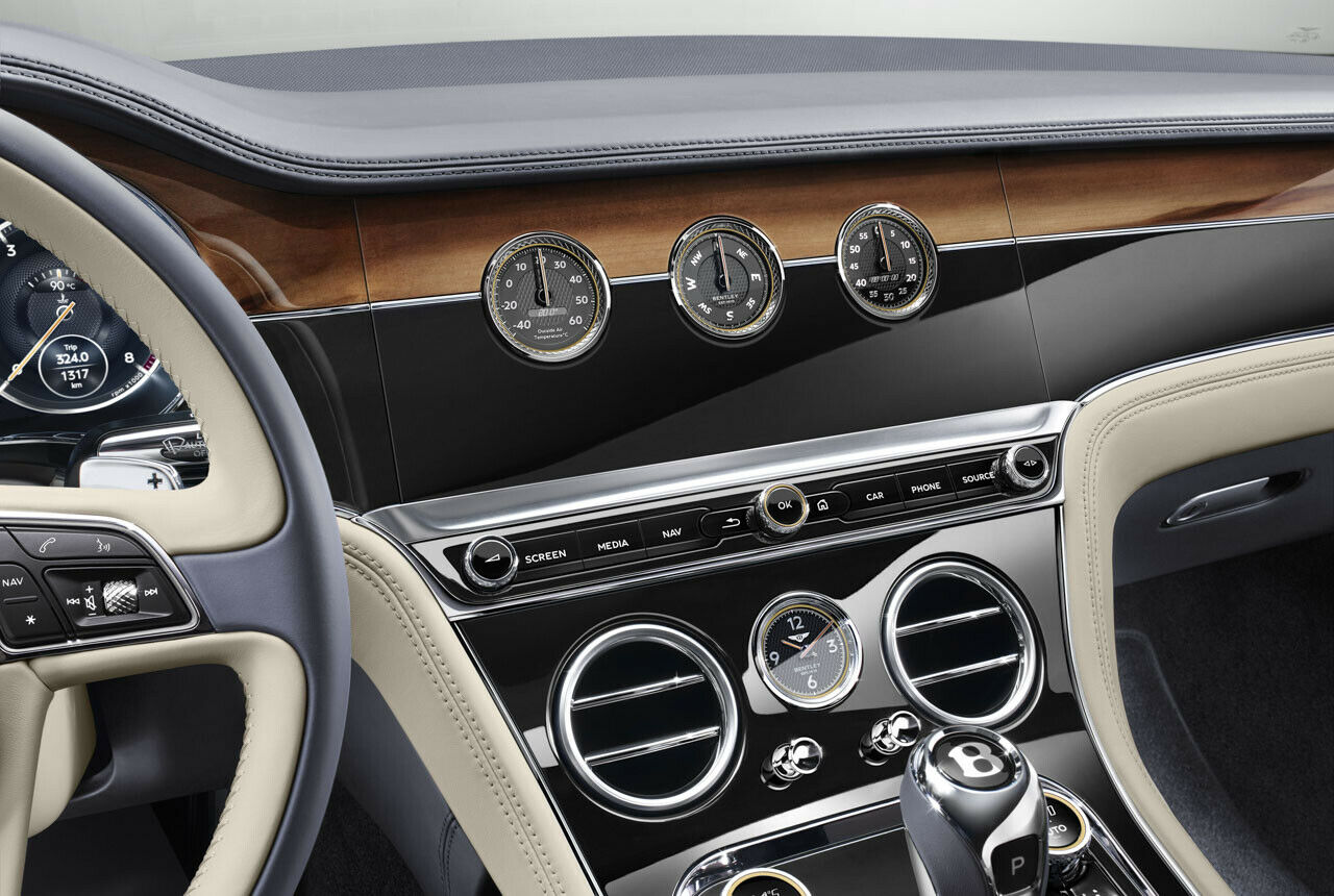 Alternativ: Drei Rundinstrumente an der Stelle des Navigationssystems