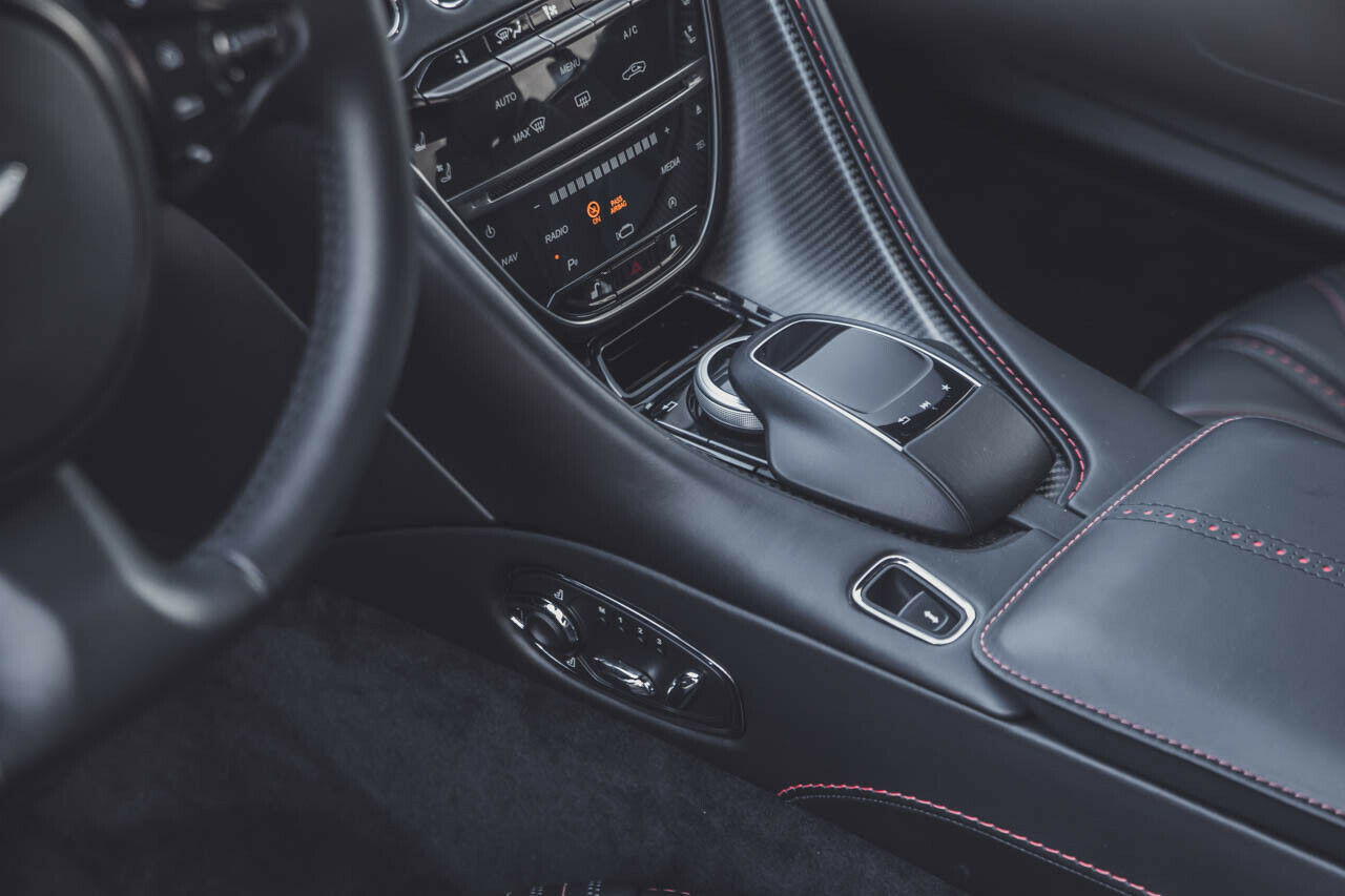 Viel Mercedes: Die Bedienung des DB11 übernimmt Aston von Daimler