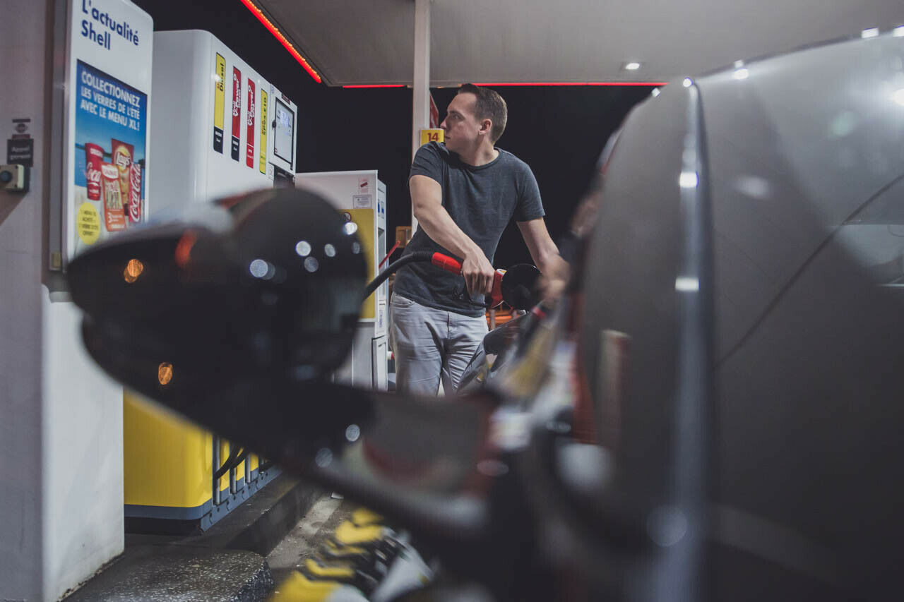 Gar nicht so durstig: Den Großteil rissen wir mit ziemlich genau zehn Litern pro 100 Kilometer ab. Im Gebirge wurde es mehr