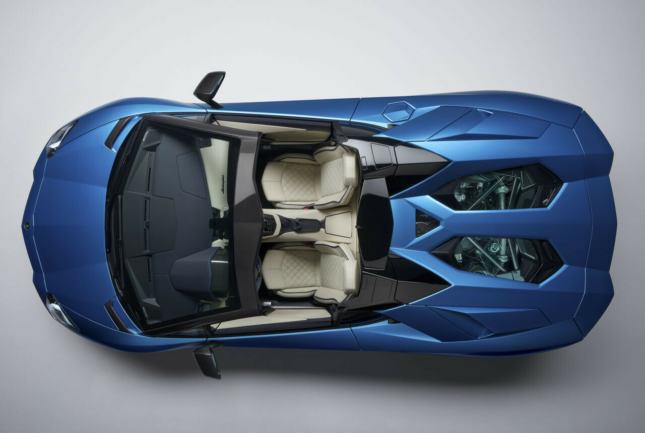 Der offene Lambo wiegt 50 Kilogramm mehr als das Coupé. Ohne Flüssigkeiten sind es 1.625 Kilogramm