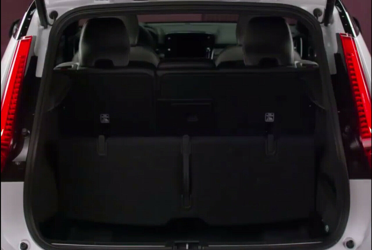 Die Tütenbremse im Kofferraum übernimmt der XC40 von den größeren Modellen