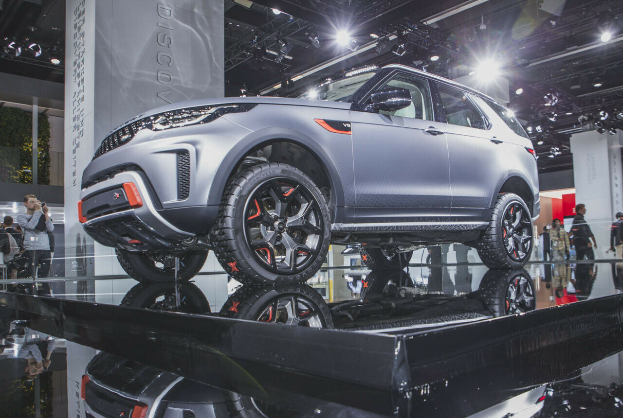 Der Land Rover Discovery SVX wird bei Haustuner SVO in Handarbeit gefertigt.