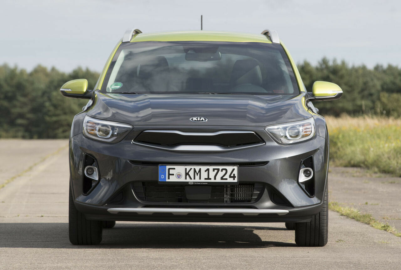 Kia Stonic Frontansicht: Der Tigernasengrill gehört zu Kia inzwischen fest dazu