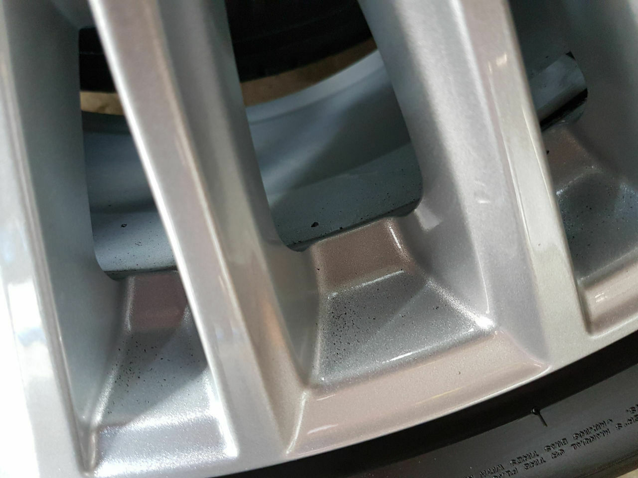 Eingebrannter Schmutz an Felge