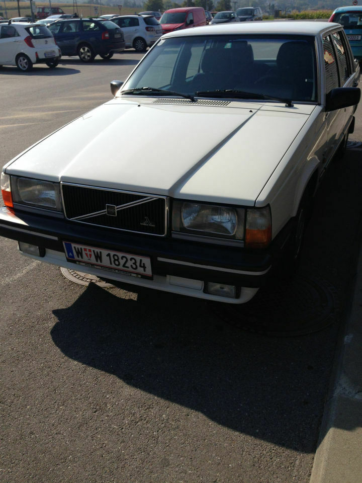 Der Schrottplatz - Spiegelsymmetrisch des Showrooms