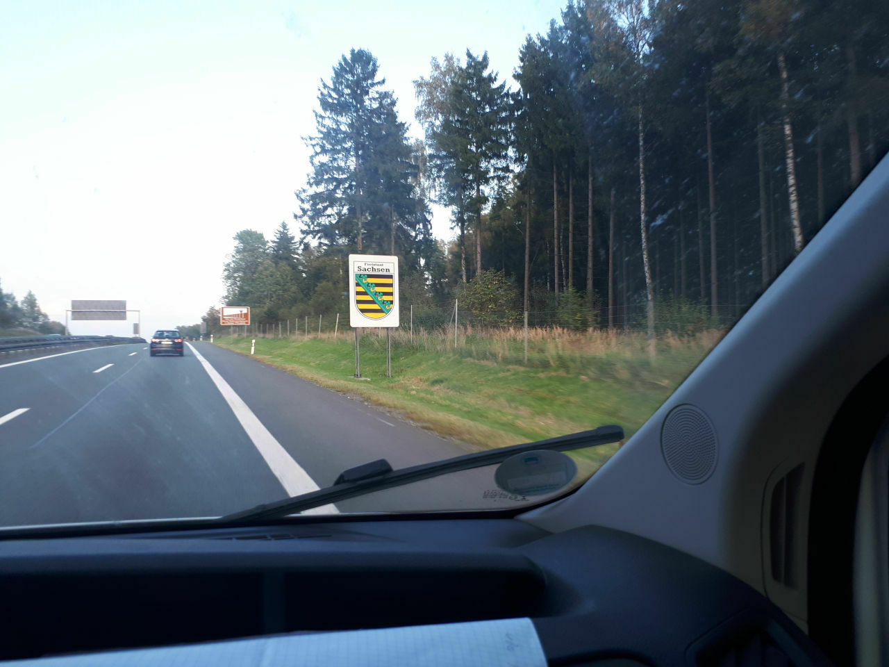 Der Schrottplatz - Spiegelsymmetrisch des Showrooms