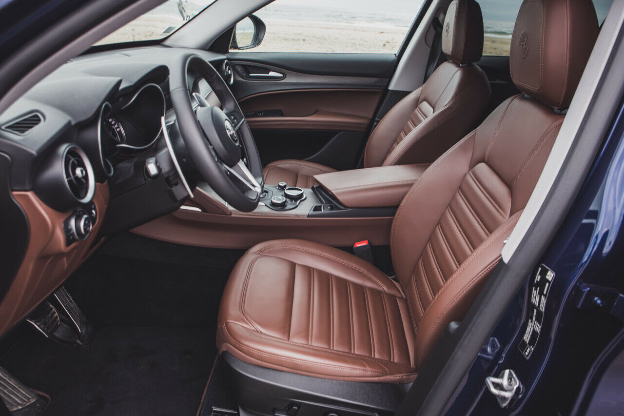 Die schönen Ledersitze ("Lusso") gibt es im Paket mit einigen anderen Extras für 2.800 Euro Aufpreis