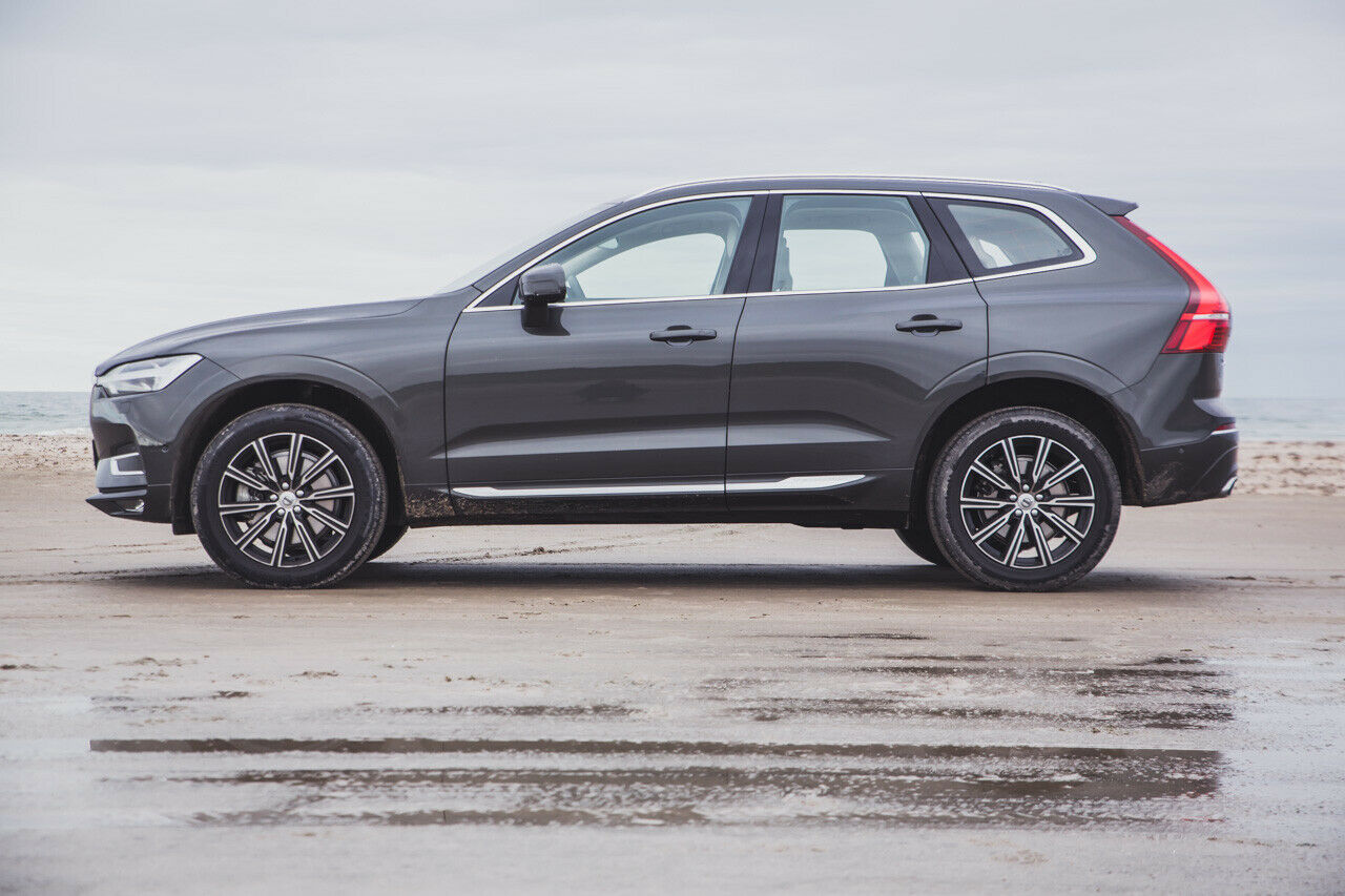 Die Form deutet es schon an: Der XC60 kann nicht besonders viel einladen, maximal 1.432 Liter passen ins Heck