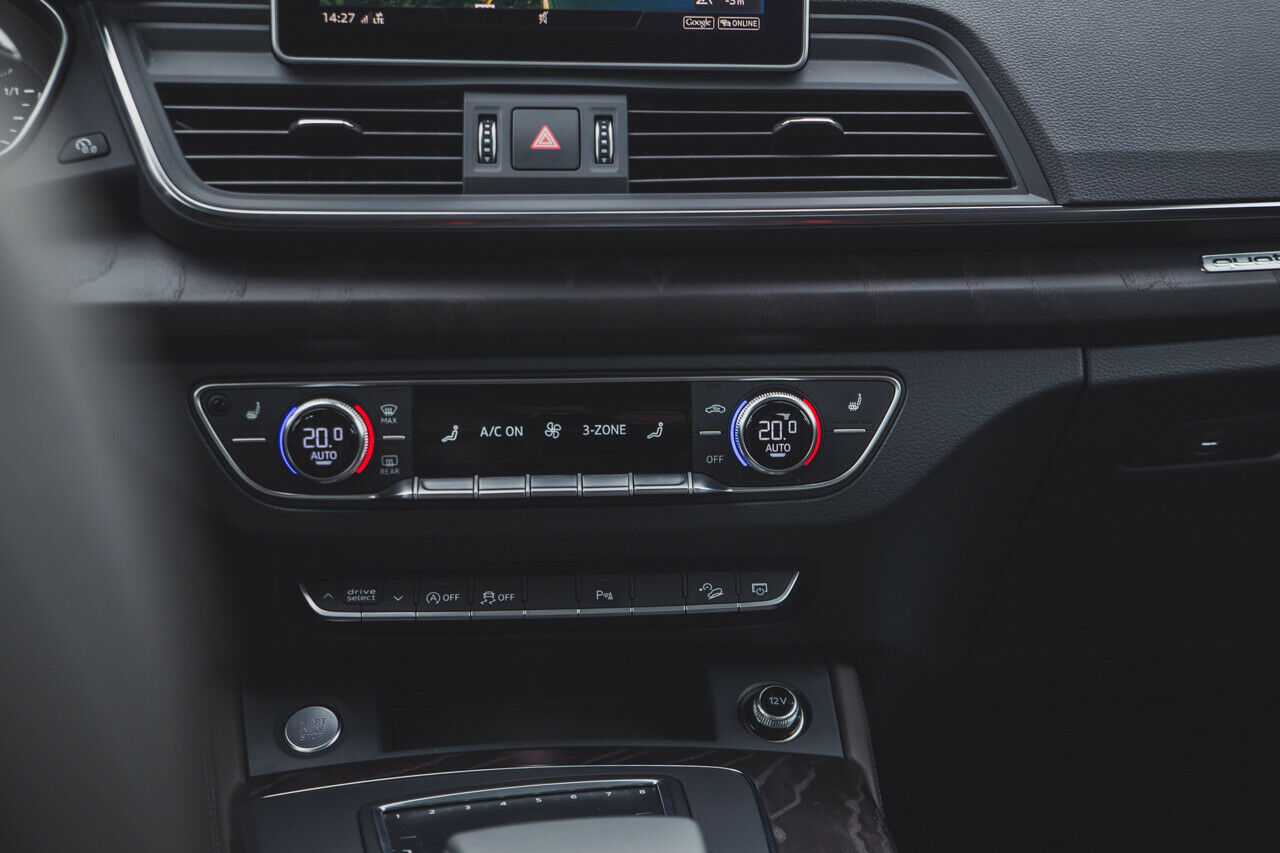 Die Schalter und Knöpfe im Audi sehen schön aus und fühlen sich im Grunde auch so an. Etwas mehr "Gewicht" käme dem hochwertigen Eindruck jedoch entgegen