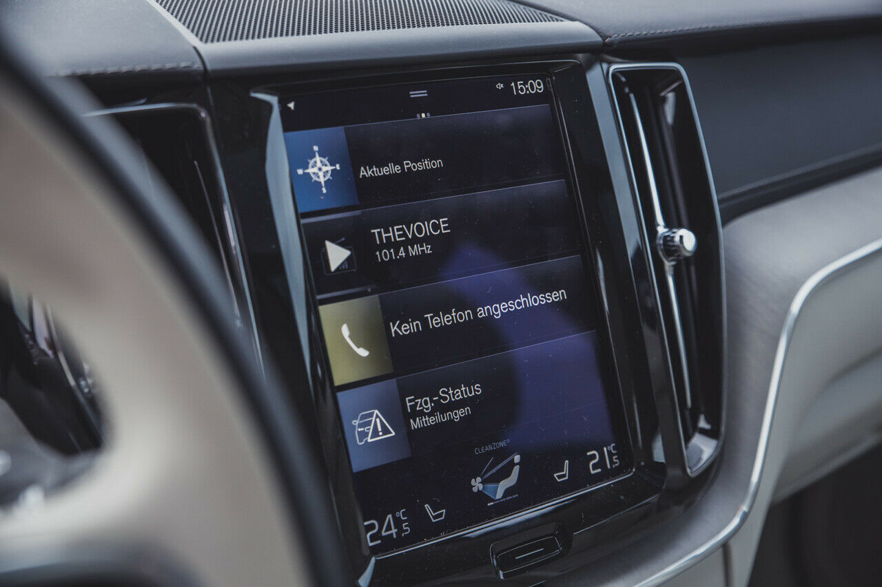 Das Display mit 9-Zoll-Diagonale im XC60 gibt es serienmäßig