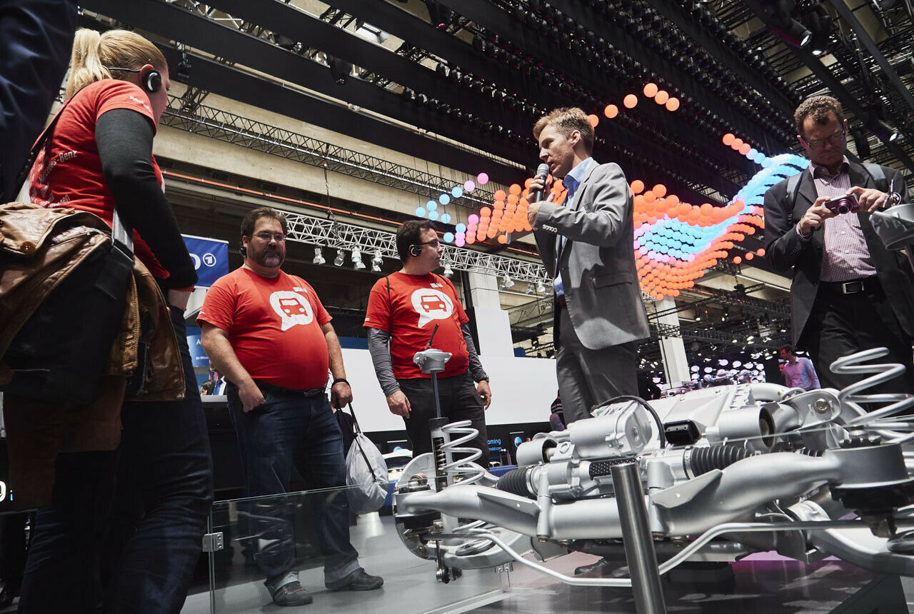 Verschiedene Experten stehen für Fragen zur Verfügung