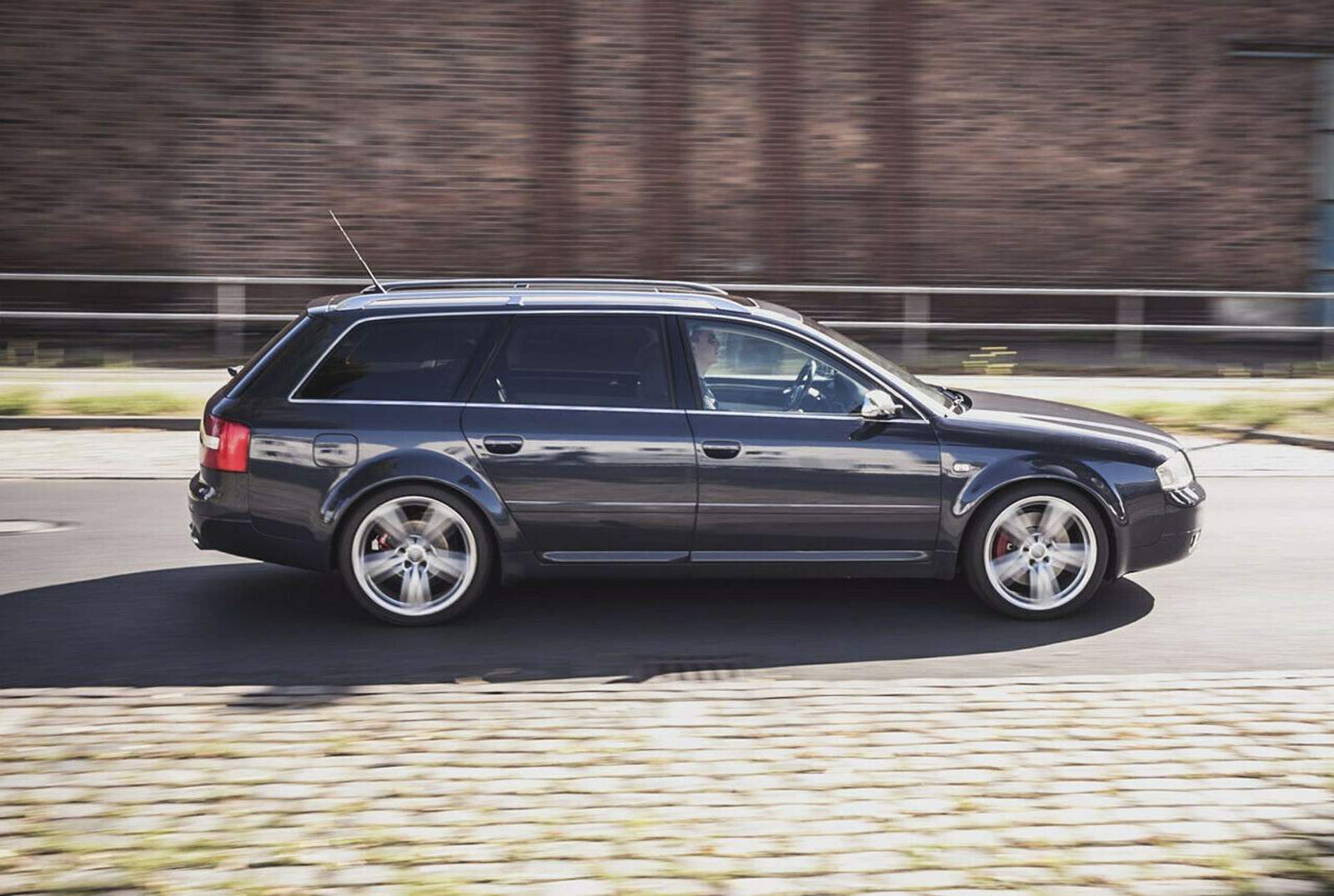 Die beiden A6Baureihen gibt es mit vier bis acht Zylindern Heiße