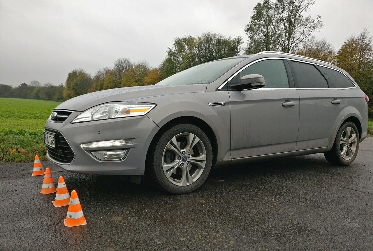 Bremstest: Wie gut schlagen sich die Vector 4Seasons, wenn es nass ist?