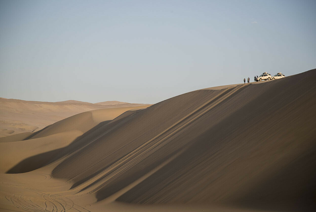 Kurz vor Schluss des ersten Wüstentages wartet noch diese Düne