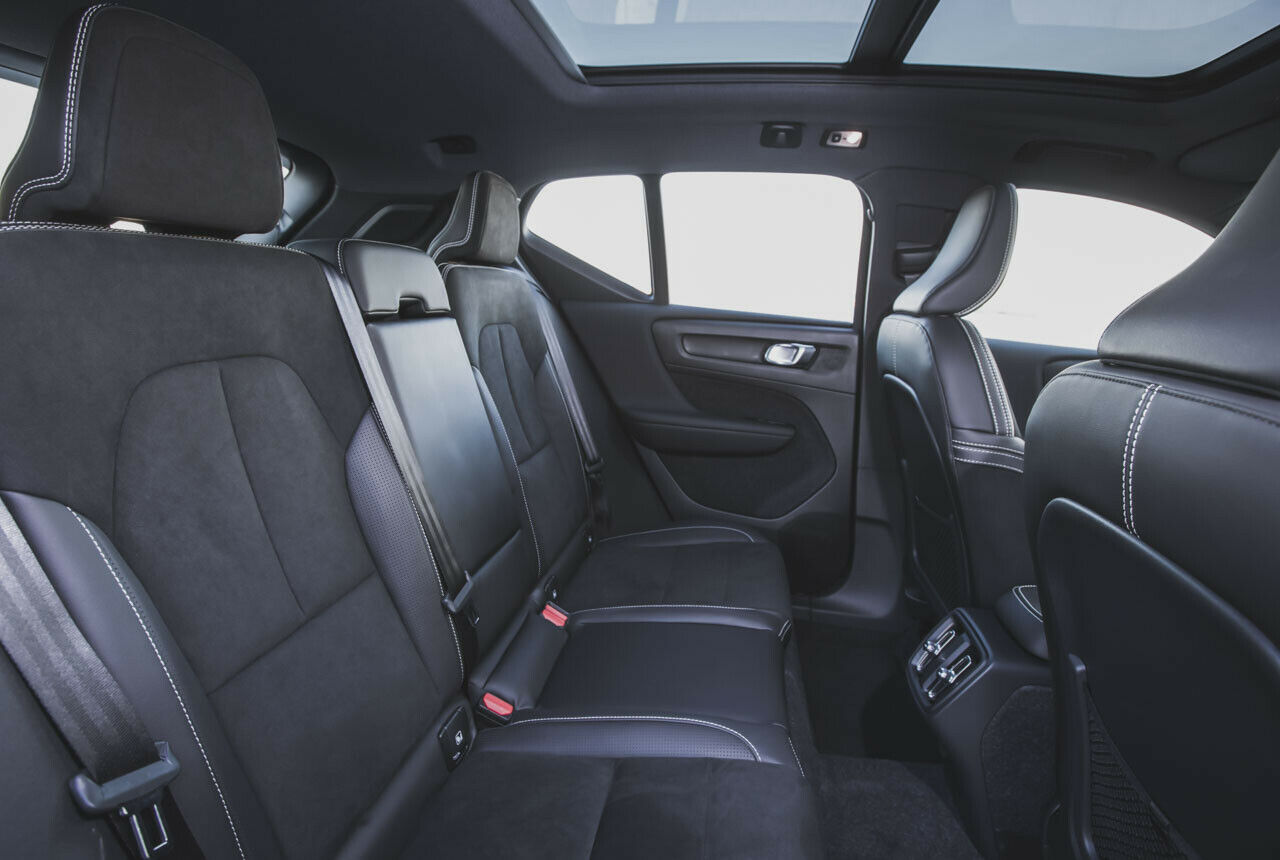 Auf der Rückbank bietet der Volvo XC40 für diese Klasse recht viel Platz