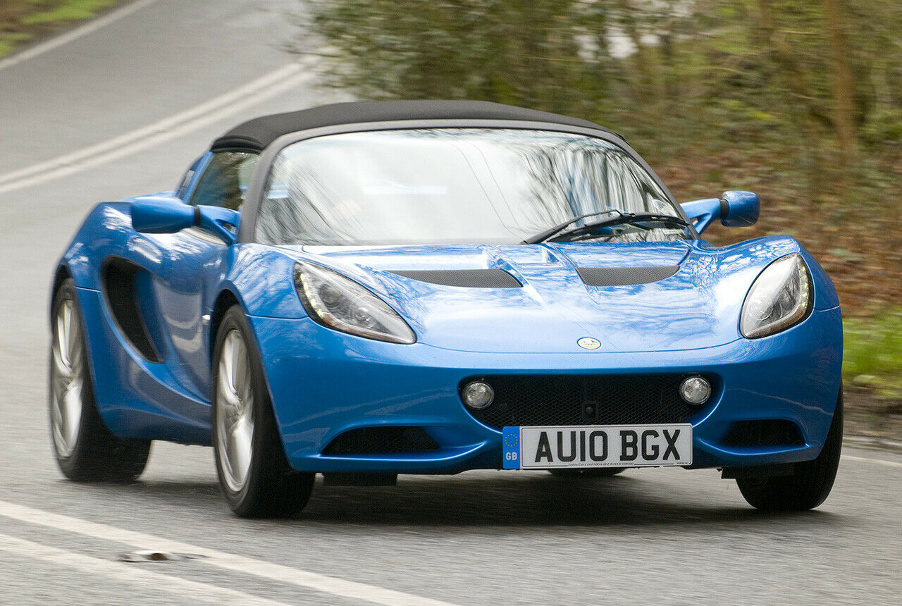 Weniger als im Lotus Elise gibt es nirgends fürs Geld: Weniger Kompromisse. Er bildet den Einstieg in die Lotus-Welt. Hoffentlich auch auf lange Sicht