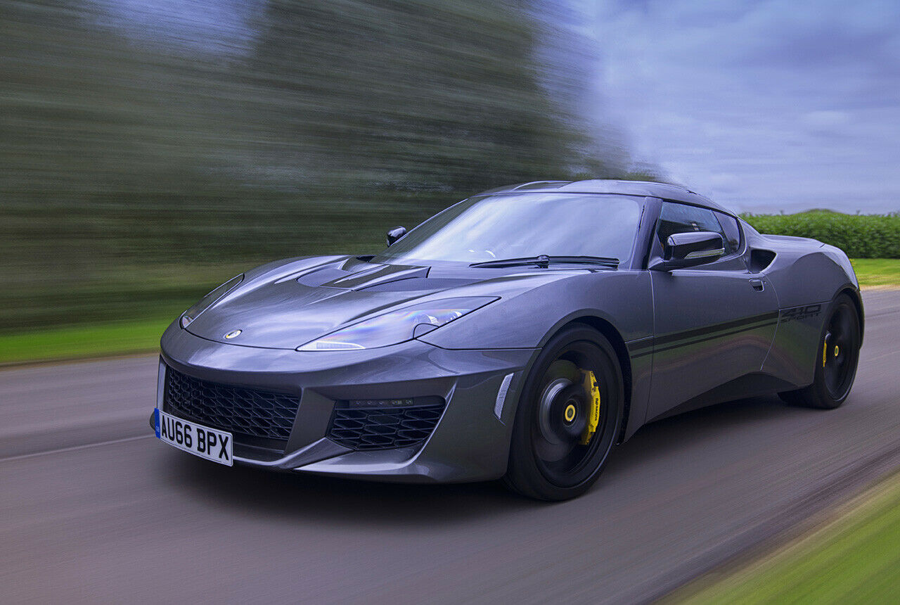 Der Evora ist das schwerste Modell im Lotus-Programm. Mit einem Leergewicht ab rund 1.250 Kilogramm. Maximal denkbar sind 1.457 Kilogramm.