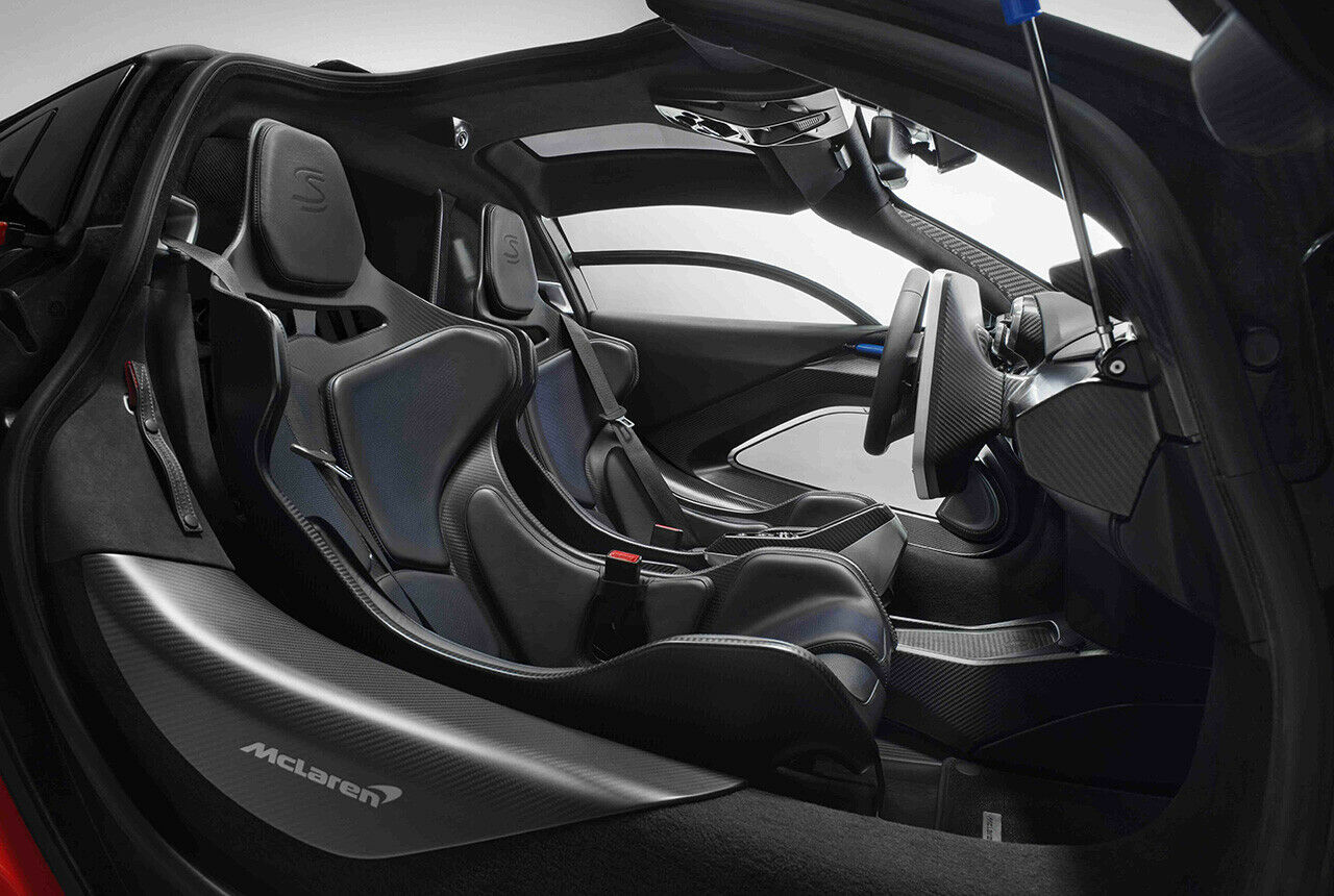 Die Schalensitze polstert McLaren nur notdürftig, für den Bezug gibt es Leder oder Alcantara