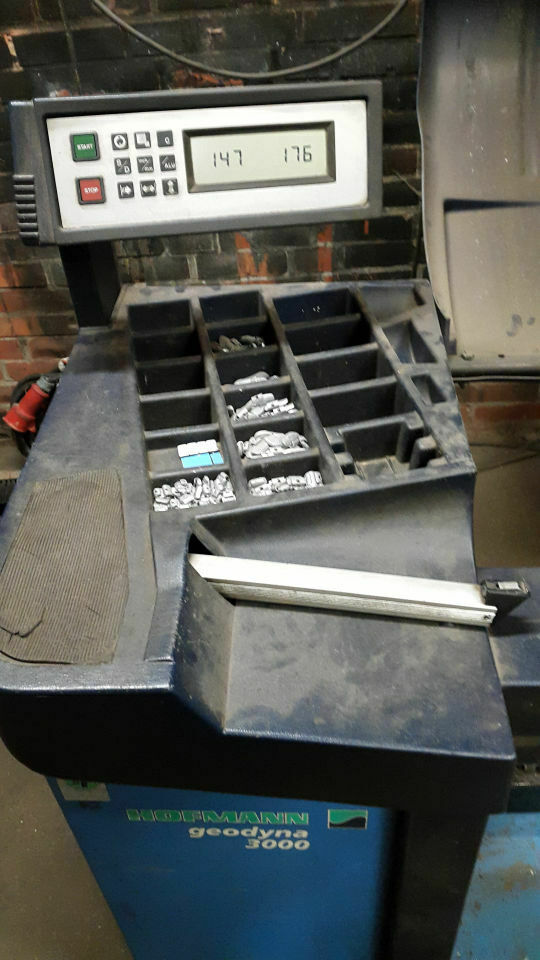 Hofmann Wuchtmaschine kaputt. Brauche dringend Hilfe!