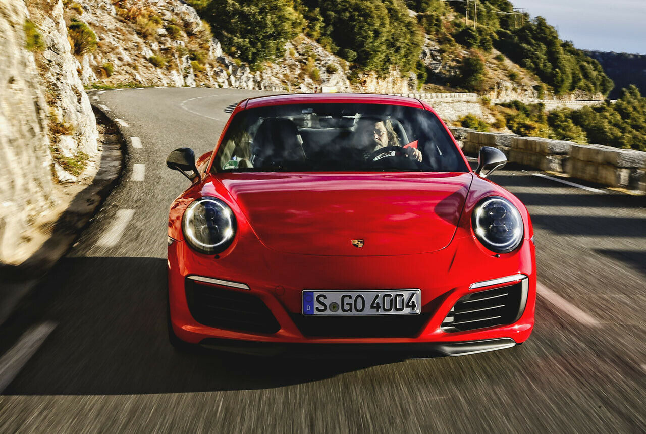 Auf freier Strecke bietet der Porsche 911 T Fahrspaß pur, das wird auch nach Stunden nicht langweilig - trifft aber auf andrere Elfer auch zu