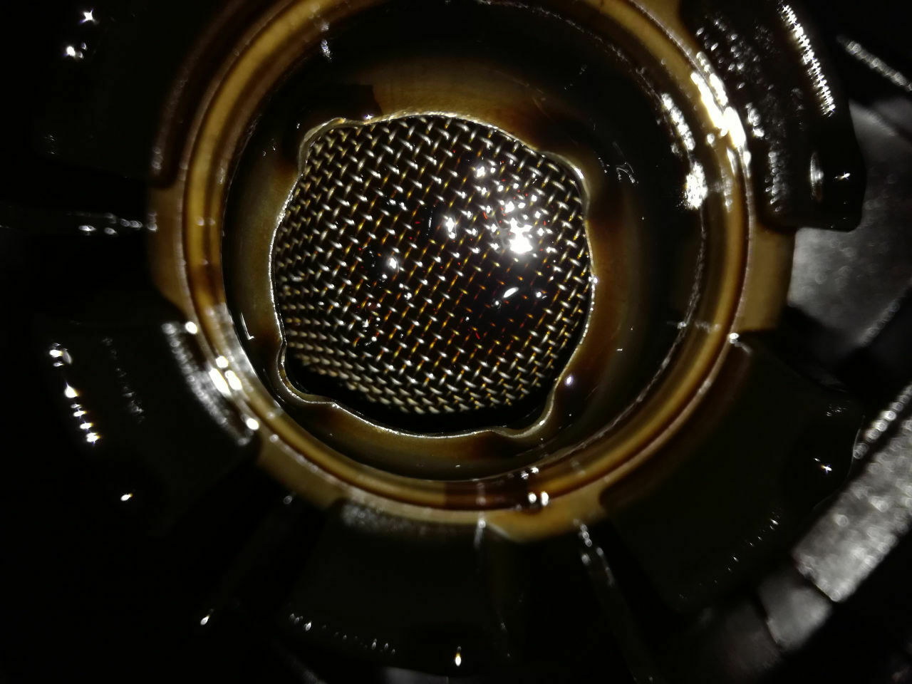 MKB: ABS, kleine braune harte Stücke im Öl