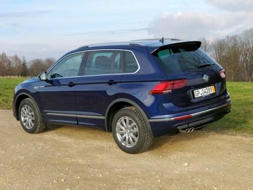 Halbschraeg-hinten-links