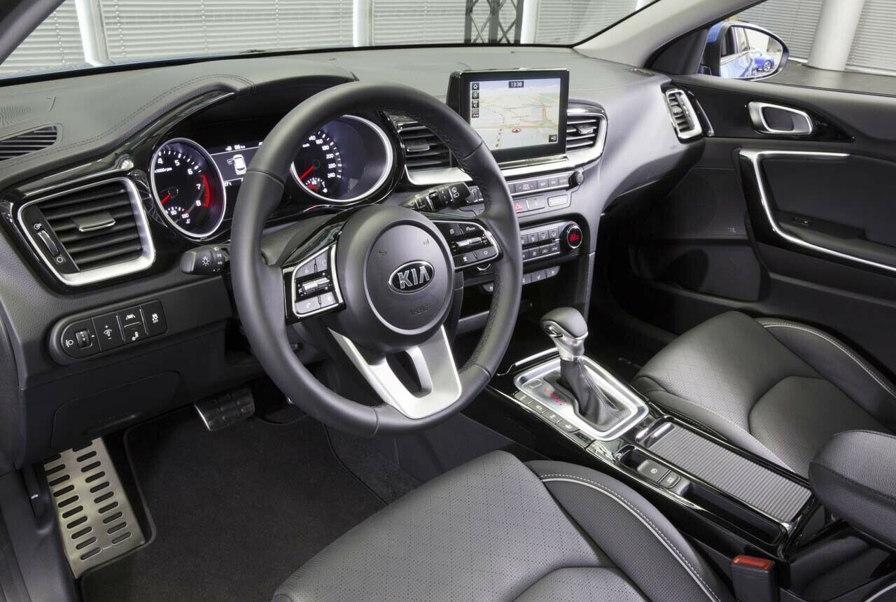 Alles neu im Innenraum des Kia Ceed: Mit der Generation III nähert der Ceed sich dem Hyundai i30 wieder an