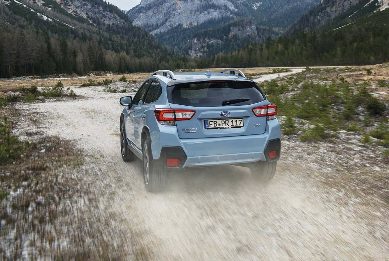 Mit 1,8 Metern ist der Subaru XV um 25 Millimeter breiter als der Kompakte Impreza. Die Plastik-Radläufe sind verantwortlich