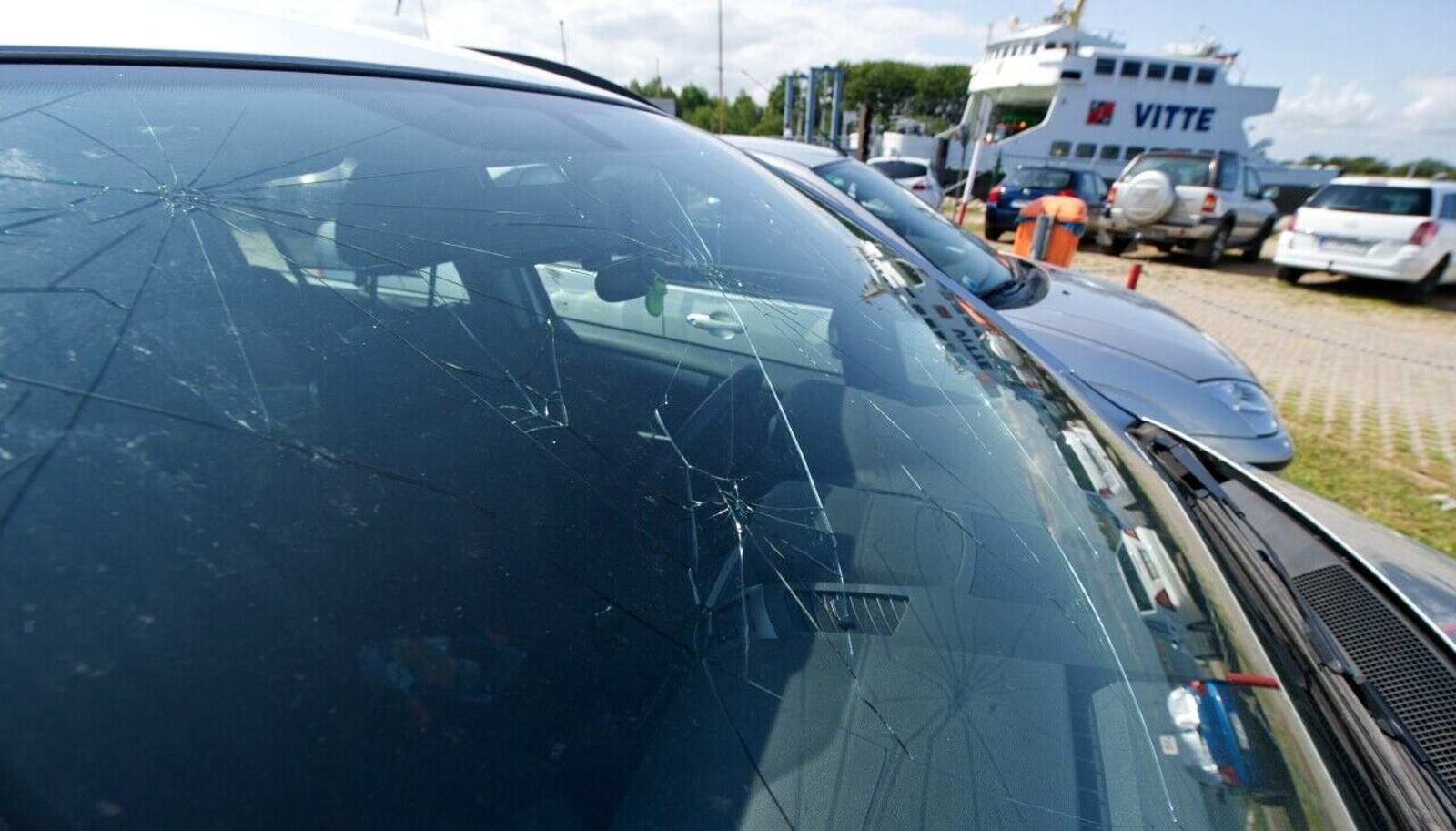 Steinschlag Wann Reparaturen reichen und wann ausgetauscht werden muss