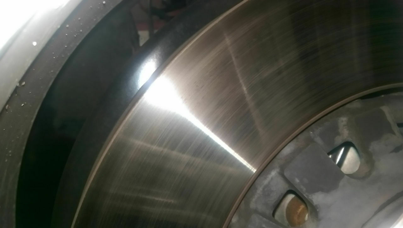 SQ7 - heftige Geräusche beim Bremsen auf der Autobahn