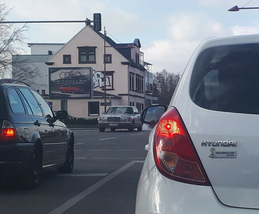 Der Schrottplatz - Spiegelsymmetrisch des Showrooms