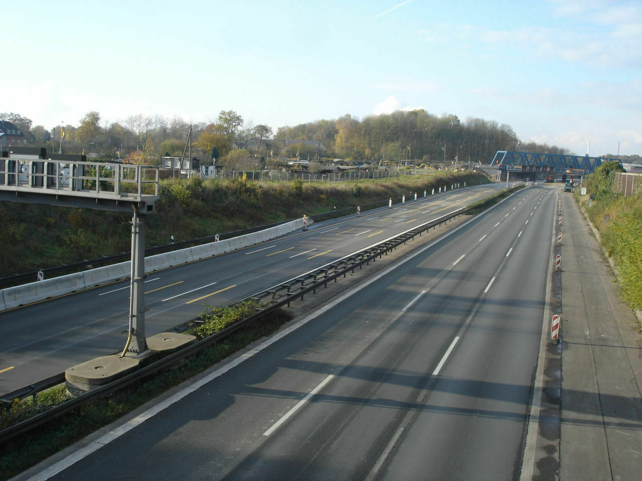 Der Schrottplatz - Spiegelsymmetrisch des Showrooms