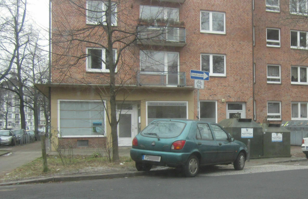 Der Schrottplatz - Spiegelsymmetrisch des Showrooms