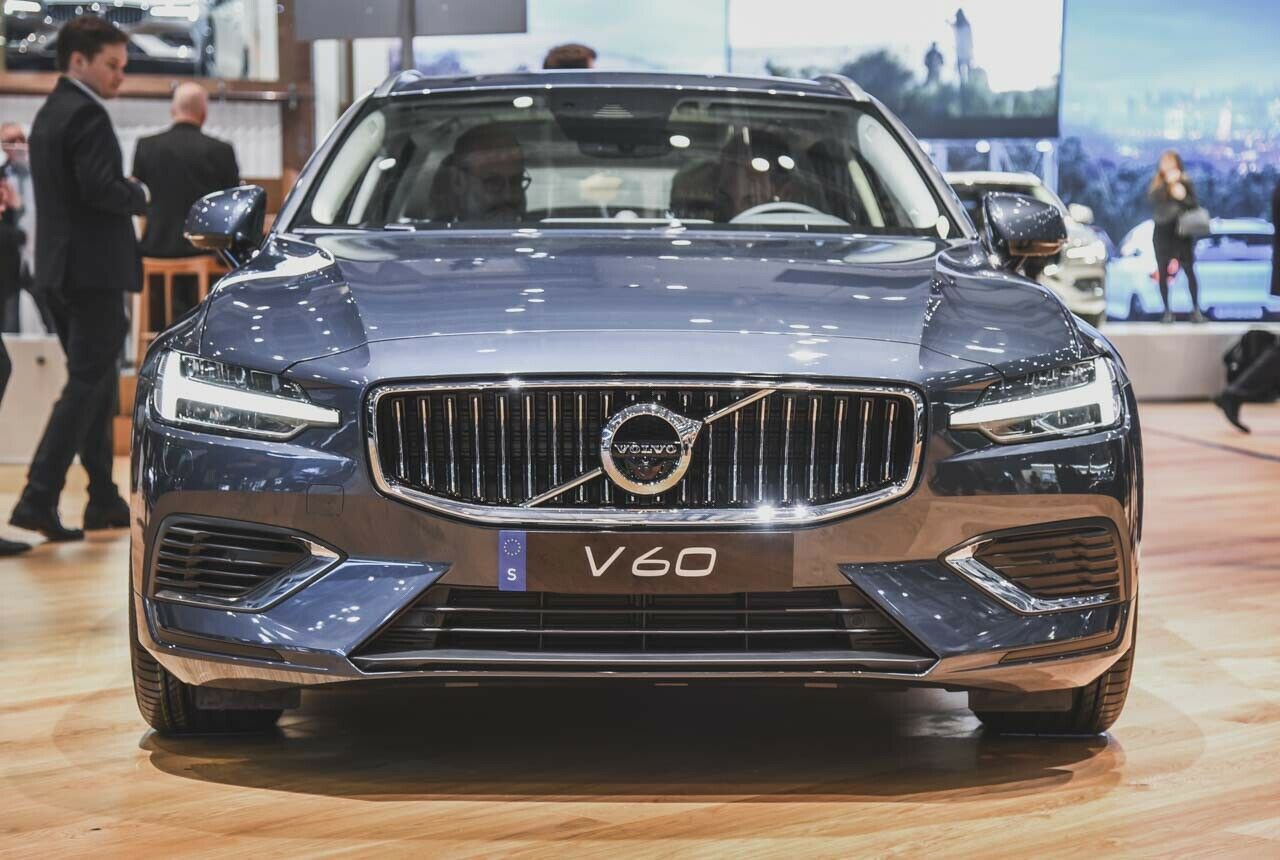 "Thors Hammer" reicht beim V60 bis nah an den Kühlergrill, das kennen wir unter anderem vom XC60