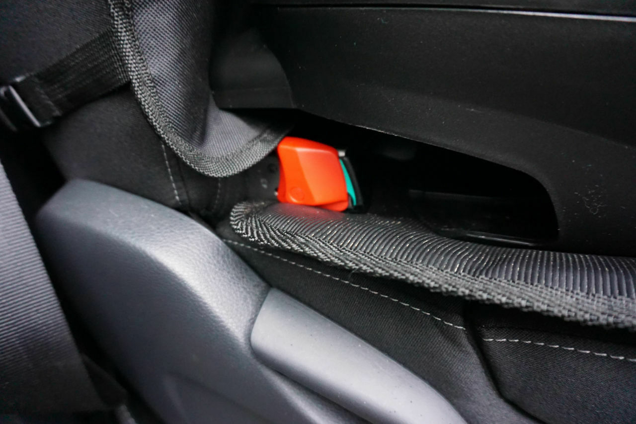 So eingerastet ist die Isofix-Halterung beim ersten Versuch leider nicht