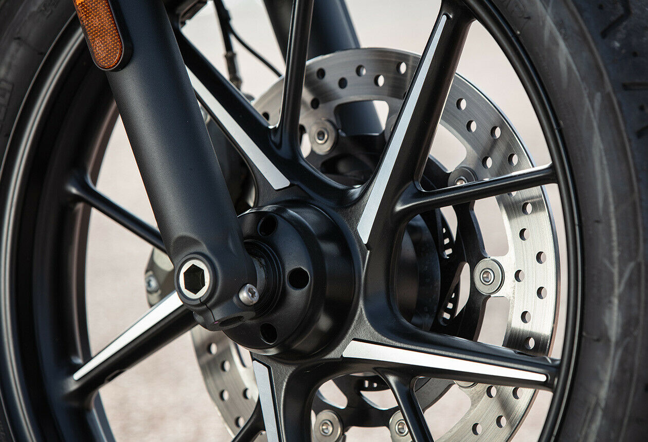 Die Bremsanlage kommt jetzt vom italienischen Hersteller Brembo