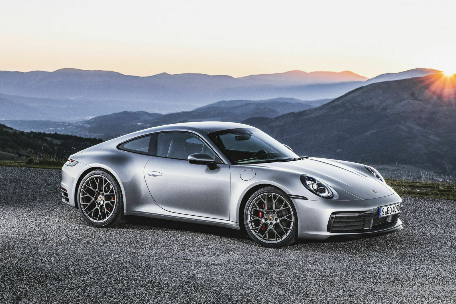 Der Radstand des Porsche 911 ändert sich nicht, die Radläufe sind immer breit