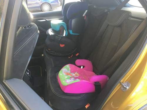 In dem BMW X2 haben alle drei Kinder von Marcel Platz