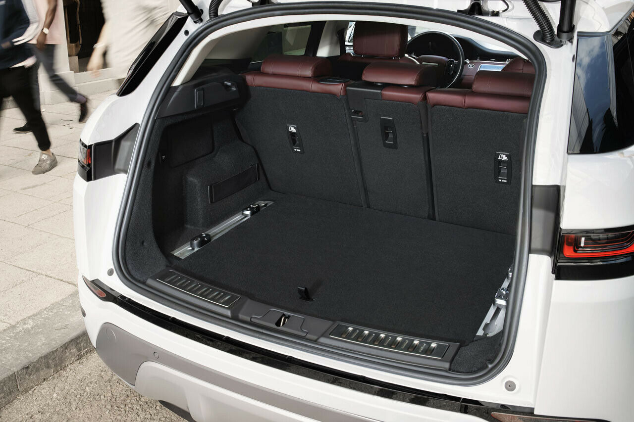 Der Kofferraum des Evoque wächst um zehn Prozent auf 591 Liter