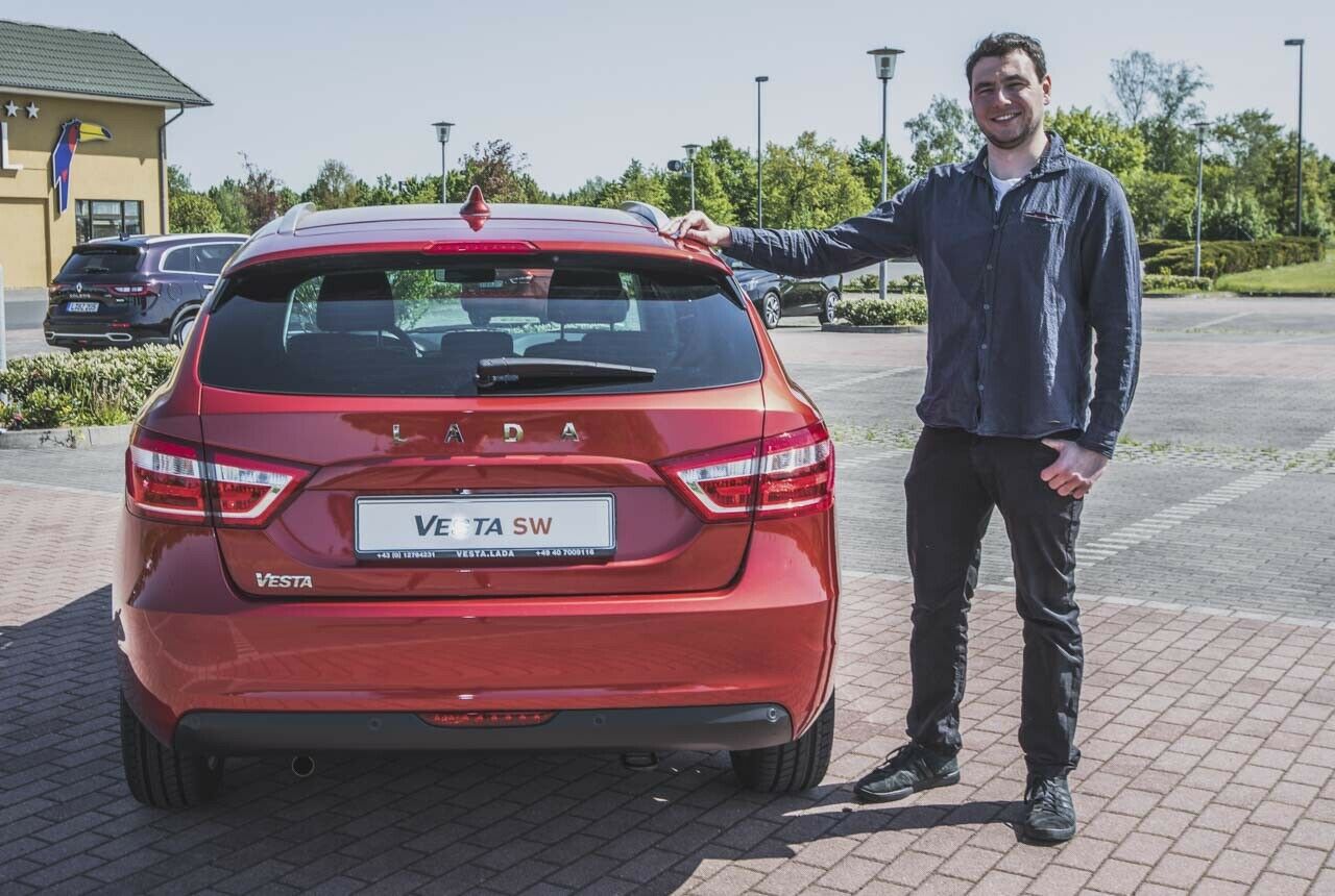 Der Vesta ist ausschließlich mit 1,6-Liter Saugbenziner erhältlich. Lada gibt einen Verbrauch von 6,5 bis 6,9 Liter an. Die Modelle erfüllen die Abgasnorm Euro 6d-Temp