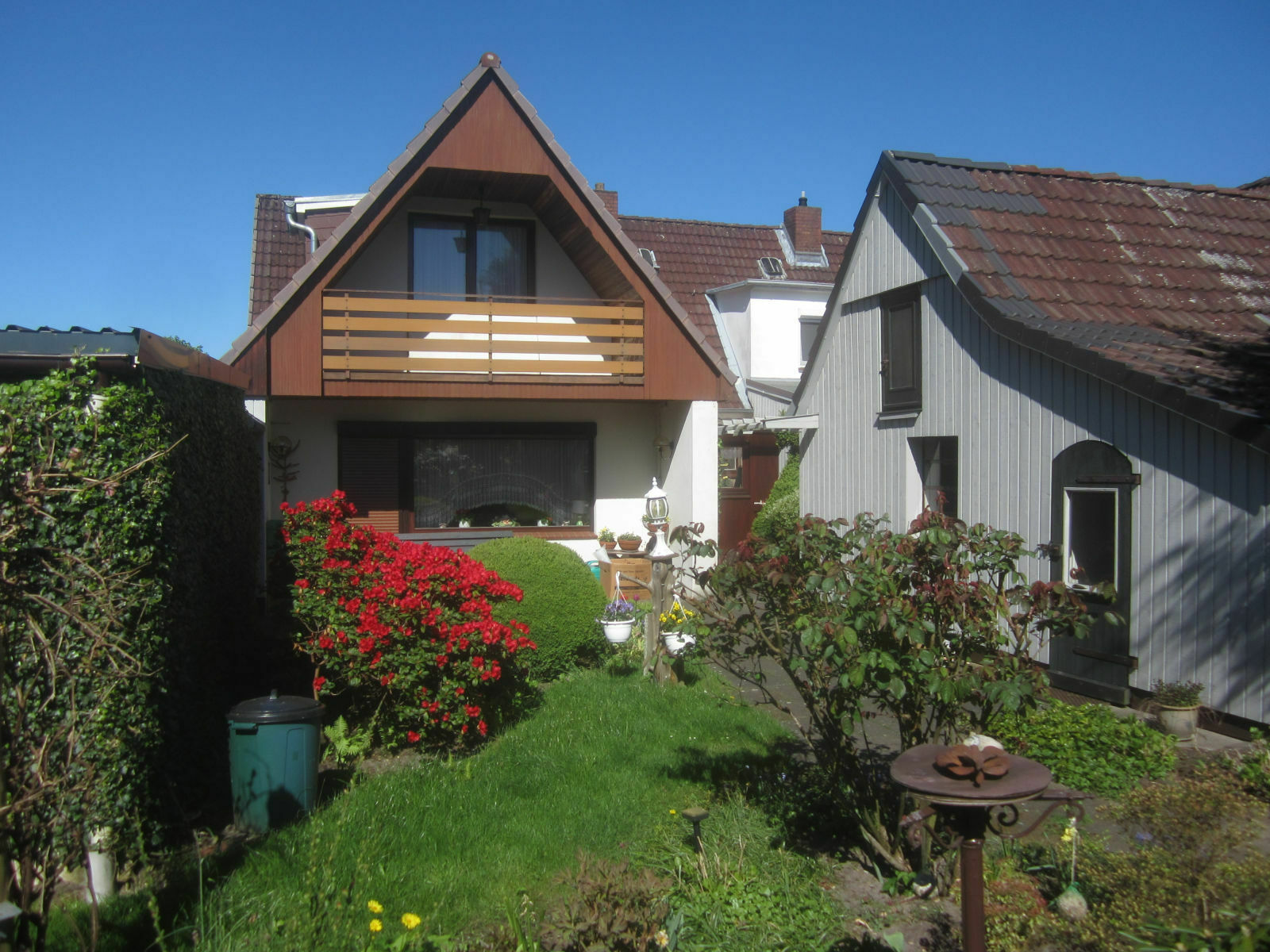 Der Schrottplatz - Spiegelsymmetrisch des Showrooms