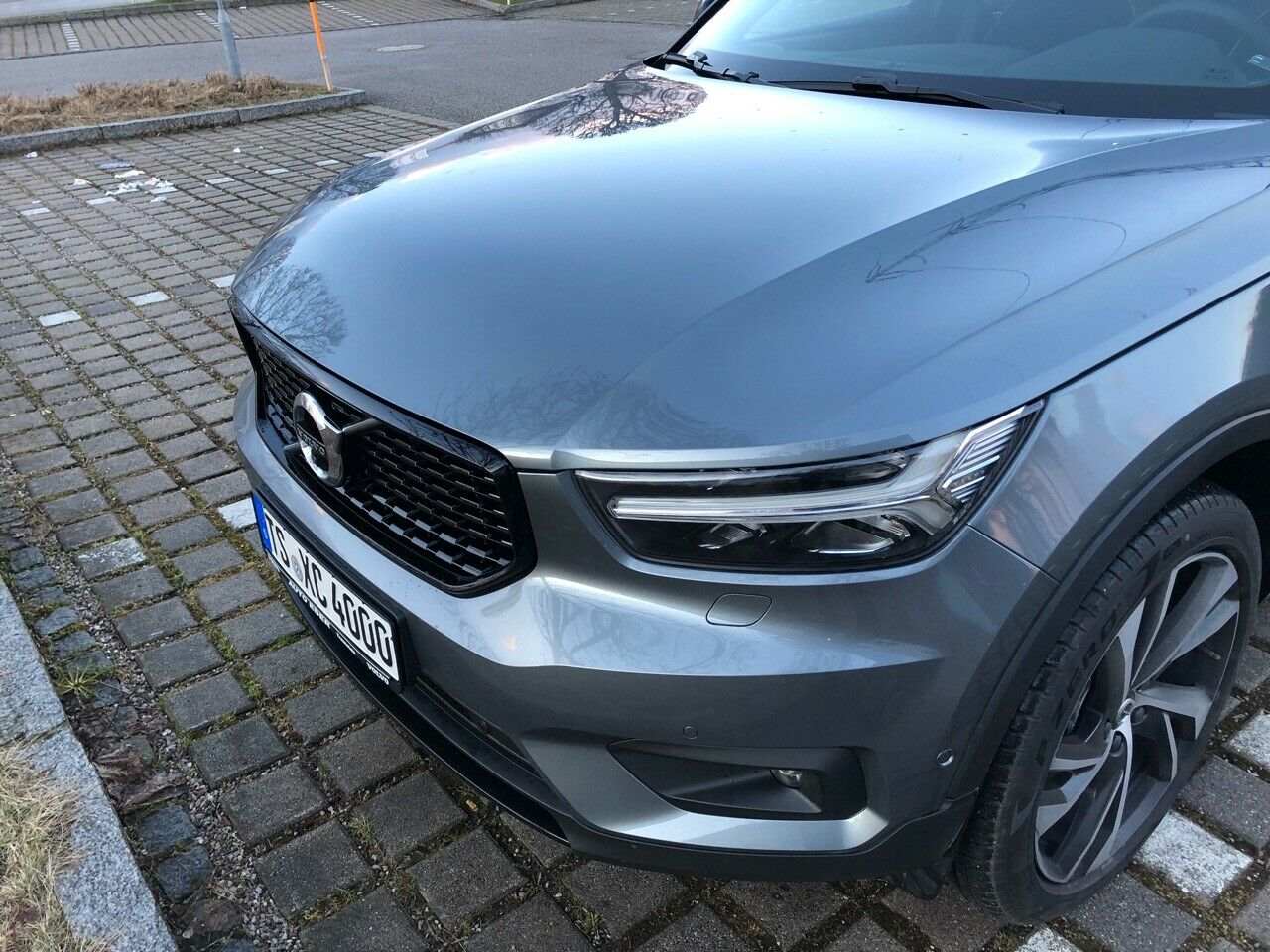 Zeigt her Eure Volvo XC40 (Farben)!