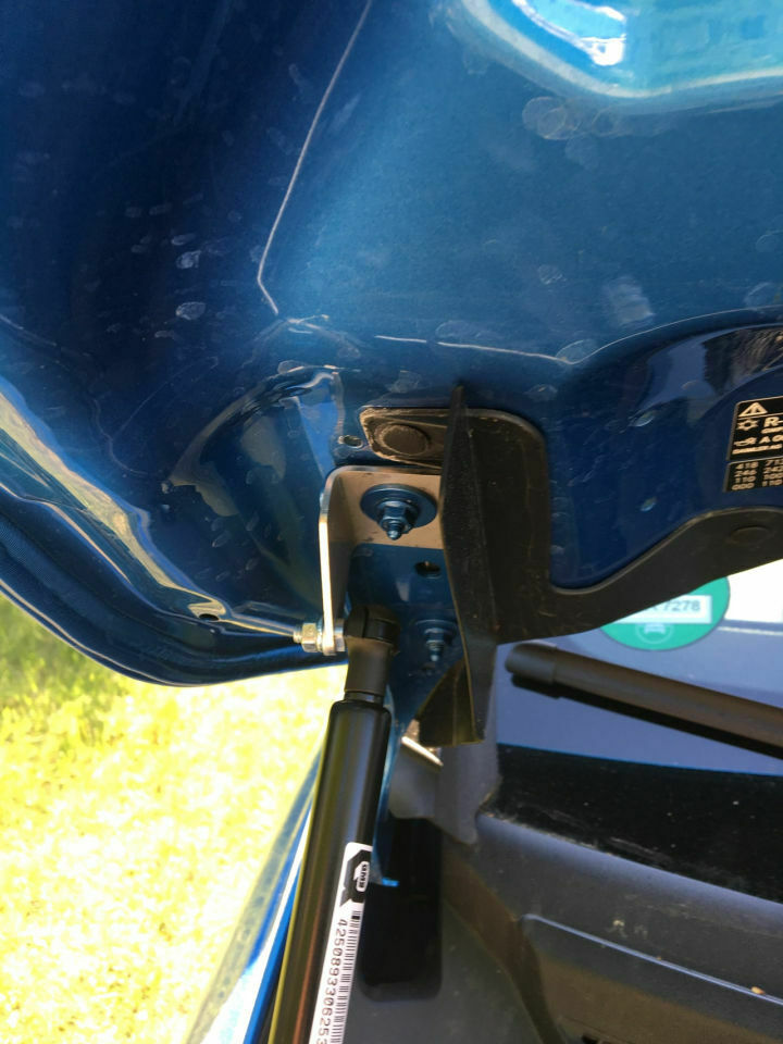 Ist das Motorhaubenheber(Stoßdämpfer) Nachrüsten ein Problem??