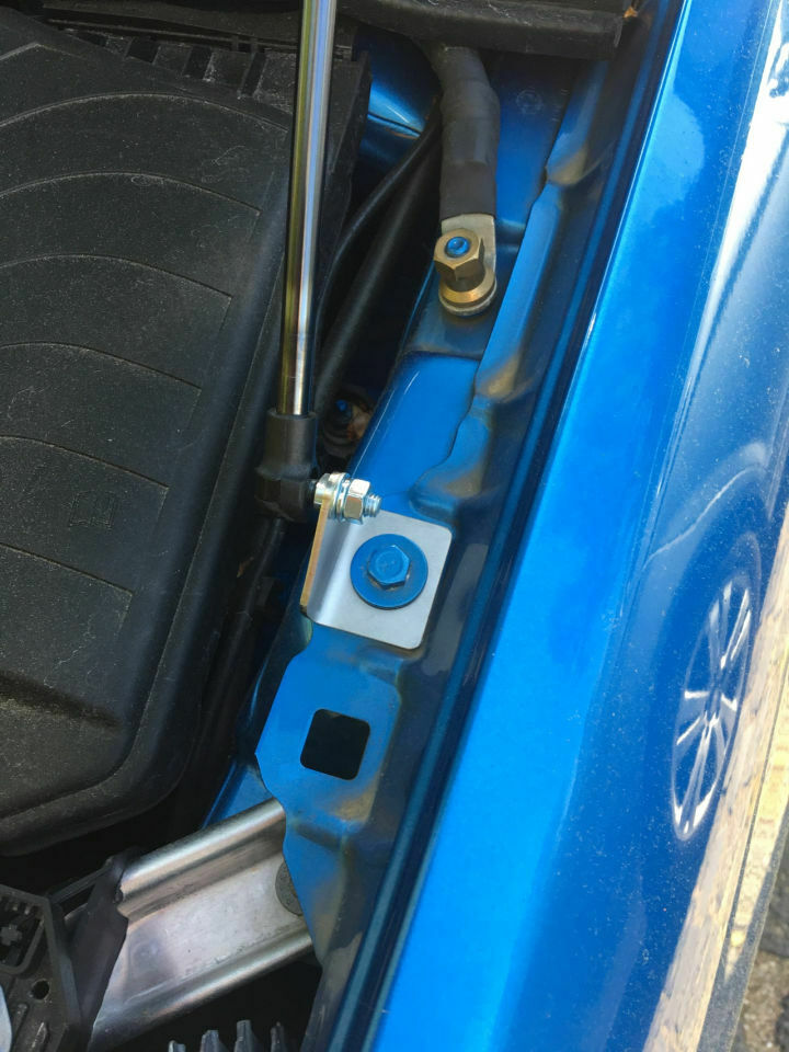 Ist das Motorhaubenheber(Stoßdämpfer) Nachrüsten ein Problem??