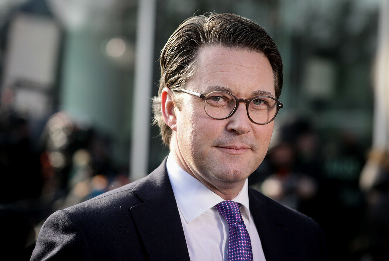 Verkehrsminister Andreas Scheuer h&auml;lt eine technische Nachr&uuml;stung f&uuml;r &auml;ltere Dieselfahrzeuge auf Kosten der Hersteller nicht f&uuml;r den richtigen Weg
