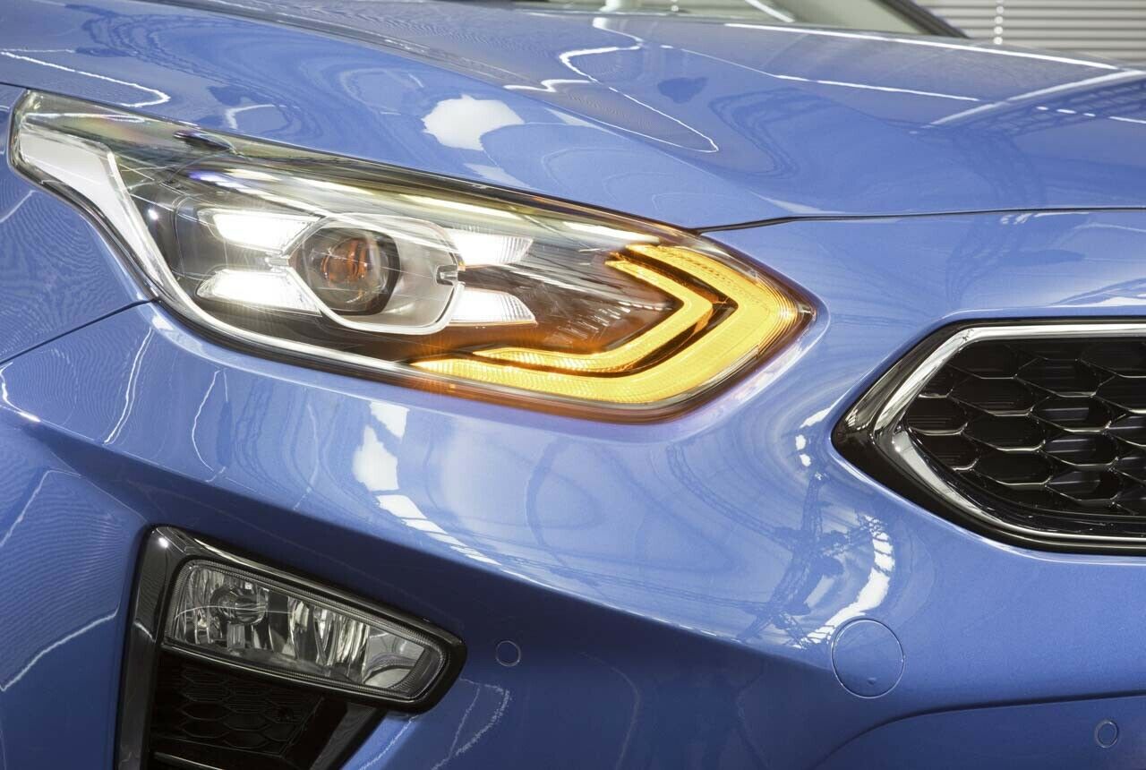 Die Scheinwerfer des neuen Ceed