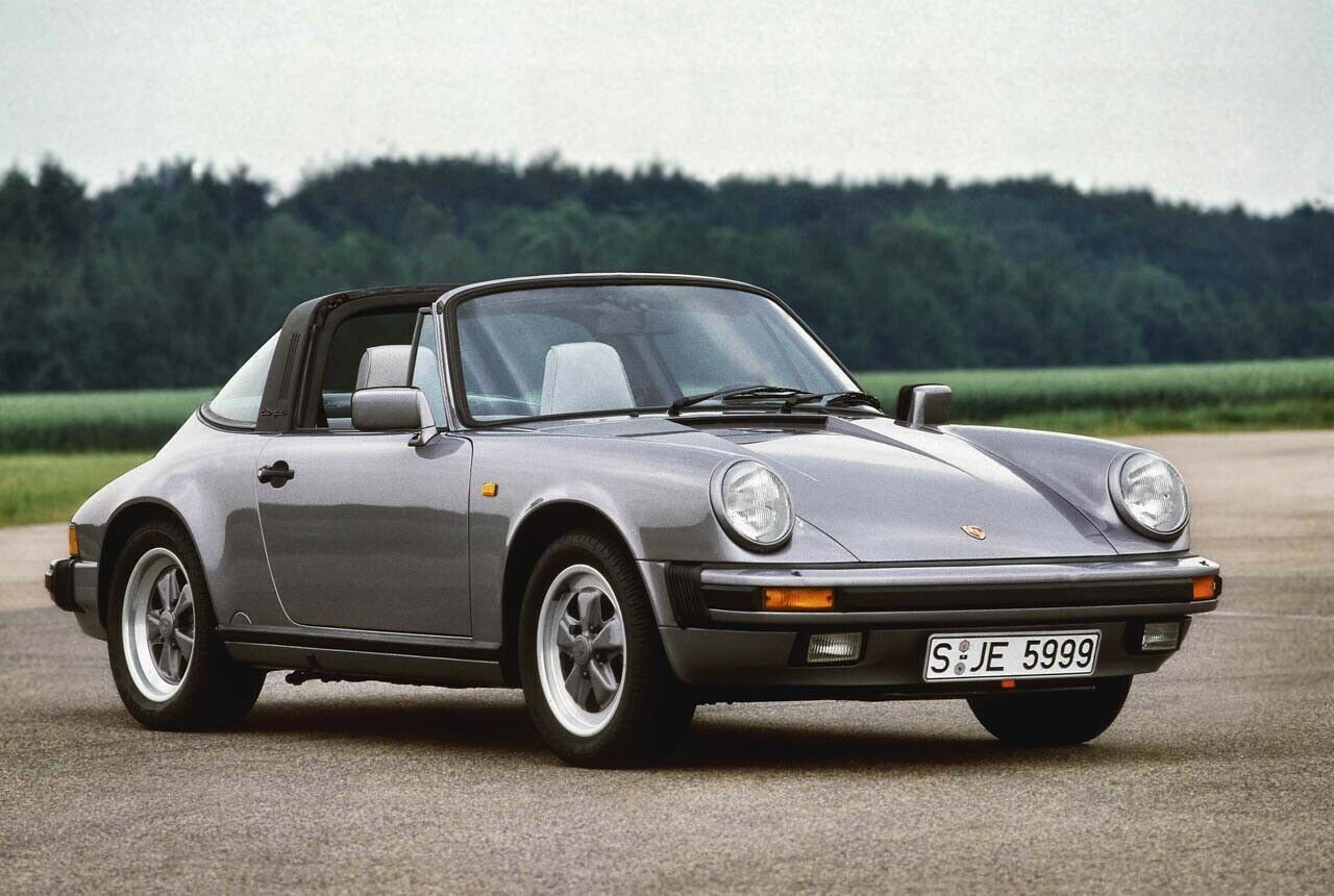 Das "Sicherheitscabriolet": Porsche 911 Targa mit festem Bügel über den Sitzen. Porsche entwickelte die Karosserieform, weil in den USA Cabriolets verboten werden sollten
